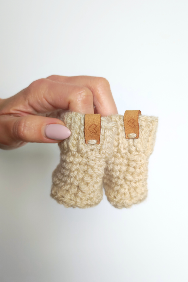 Adorable Crocheted Baby Booties for Newborns - Image 4