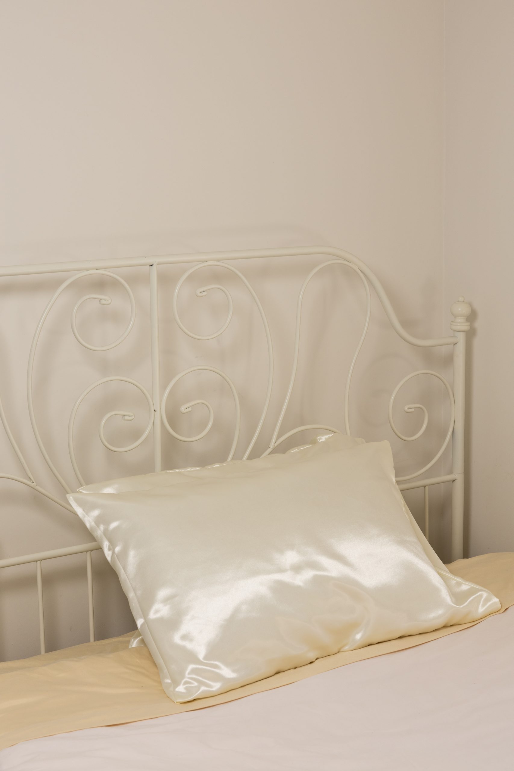 Set Satin Pillowcase - Ecru (2pcs) - Image 2