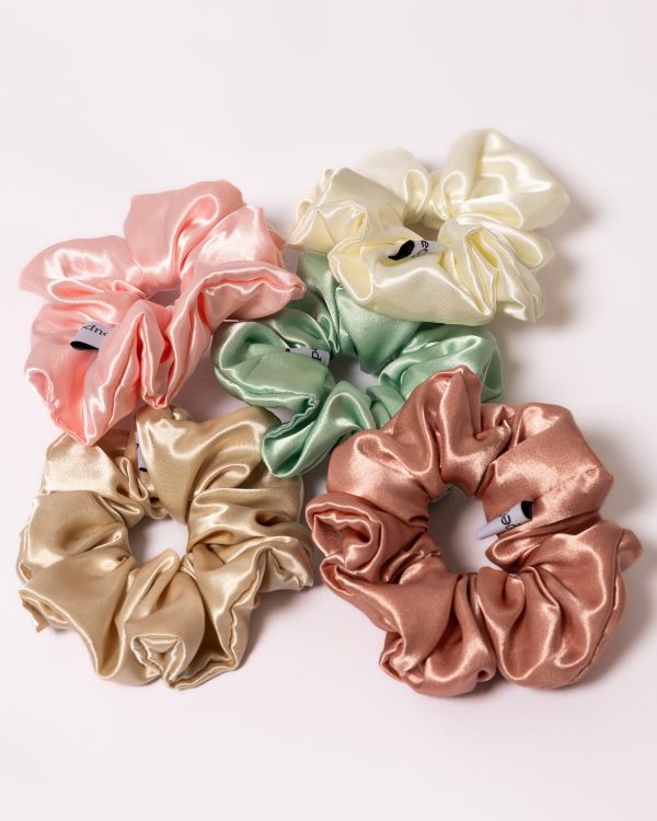 Set of 5 - satin scrunchies - Image 2