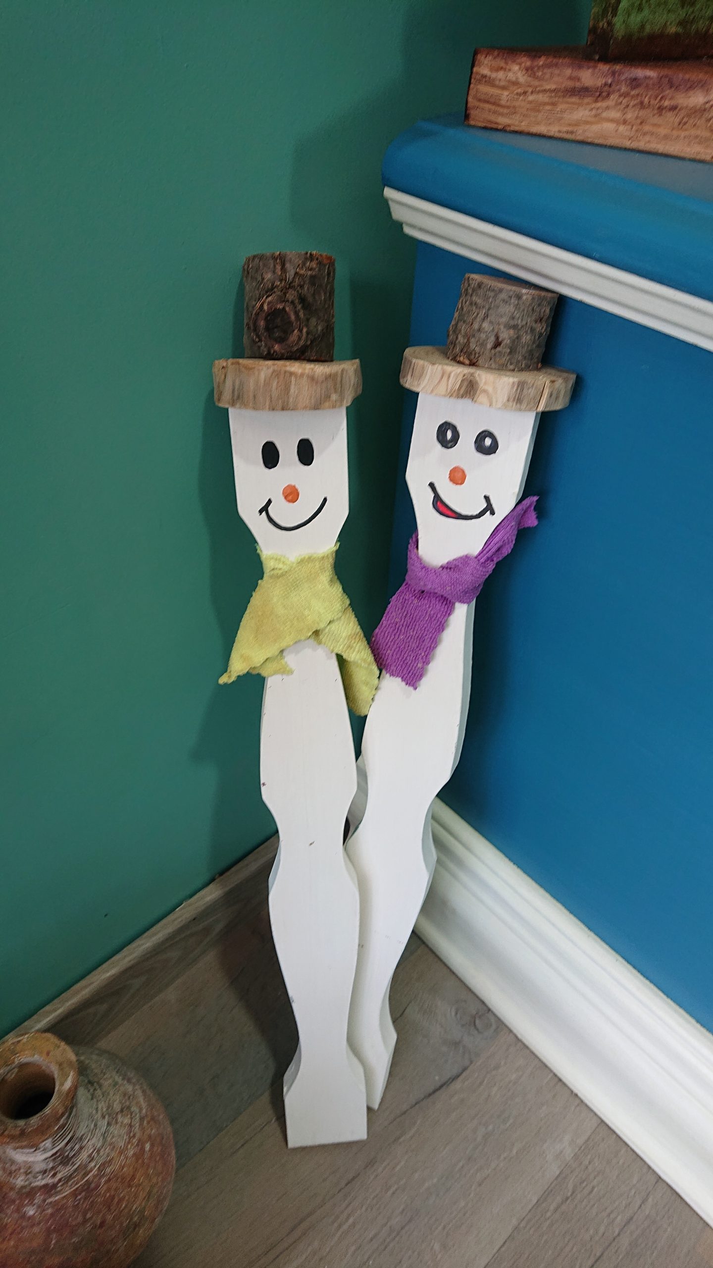 Leaning snowmen Christmas decorations - Image 3