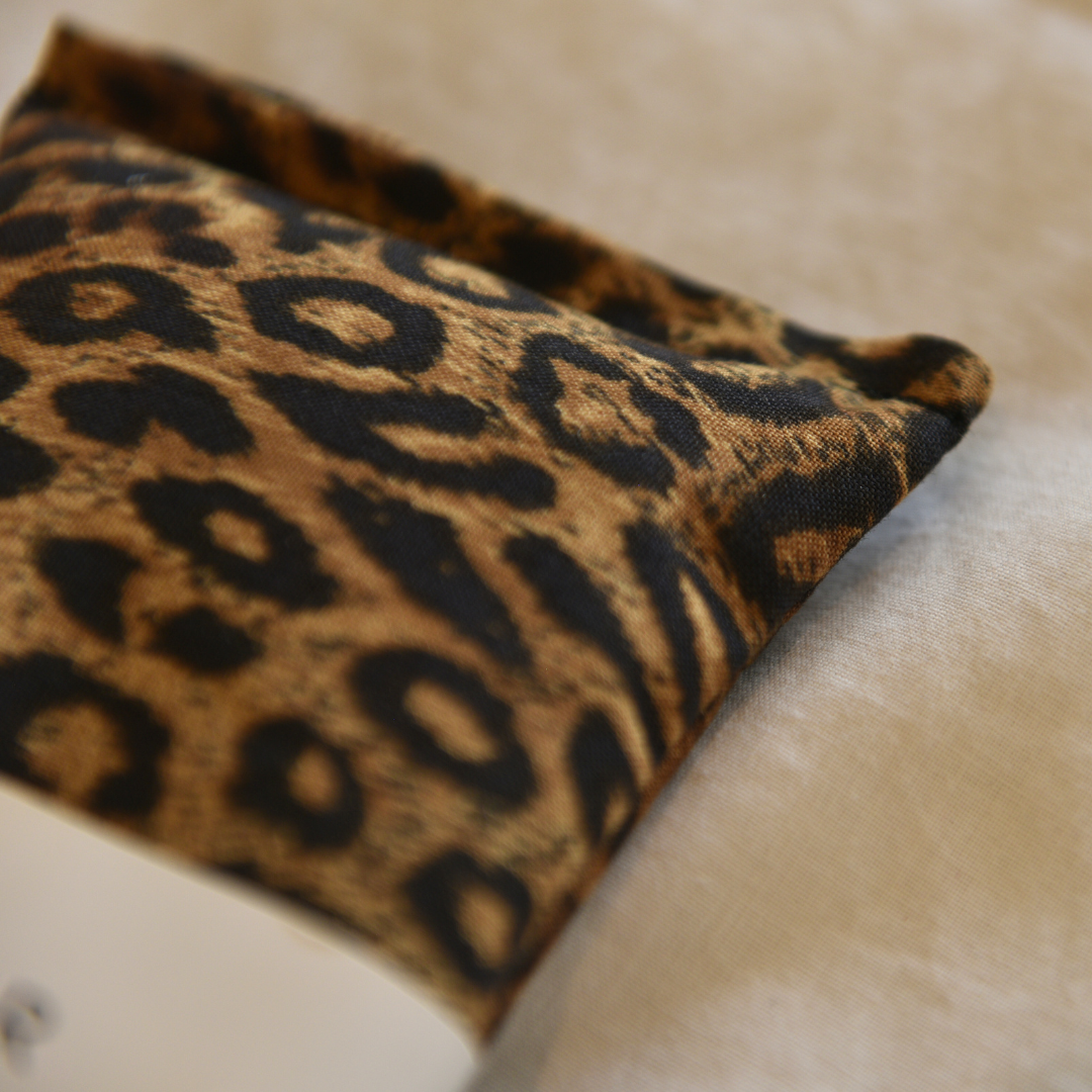 yogion Lavender eye pillow Leopard detail