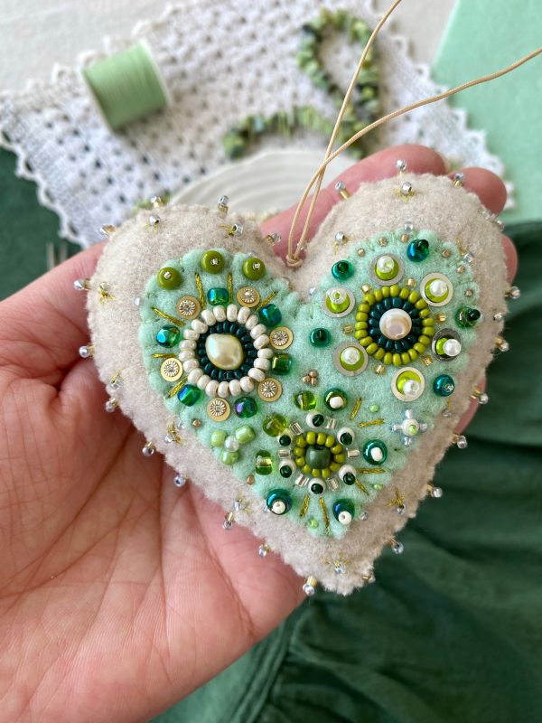 Mint green heart ornament. Beaded Cyprus heart. - Image 2