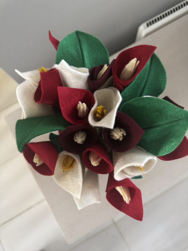 Stunning Felt Flower Bouquets – 10 Elegant Felt Lilies per Bouquet