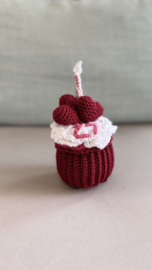Sweet Crochet Cupcake – Unique Gift for Birthdays, Anniversaries & Special Moments - Image 4