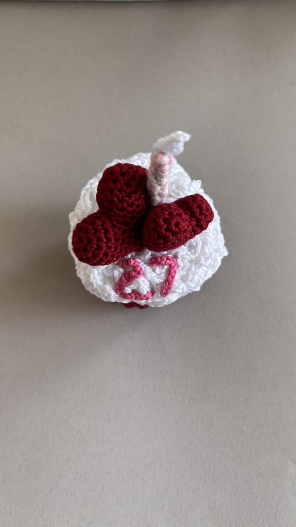 Sweet Crochet Cupcake – Unique Gift for Birthdays, Anniversaries & Special Moments - Image 6