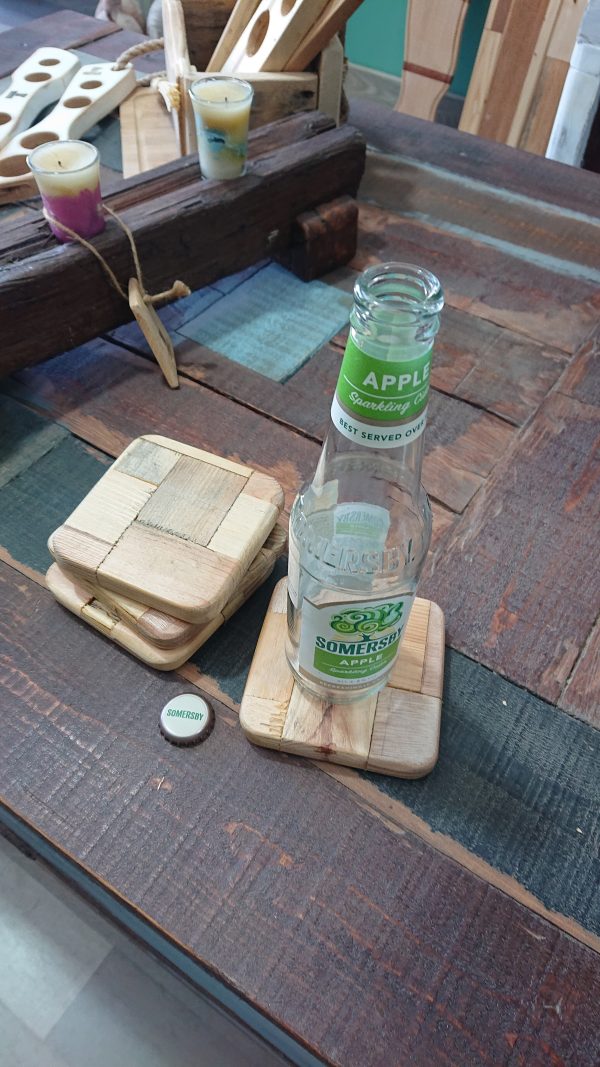 Set of four Handmade multi-wood coasters - Image 6