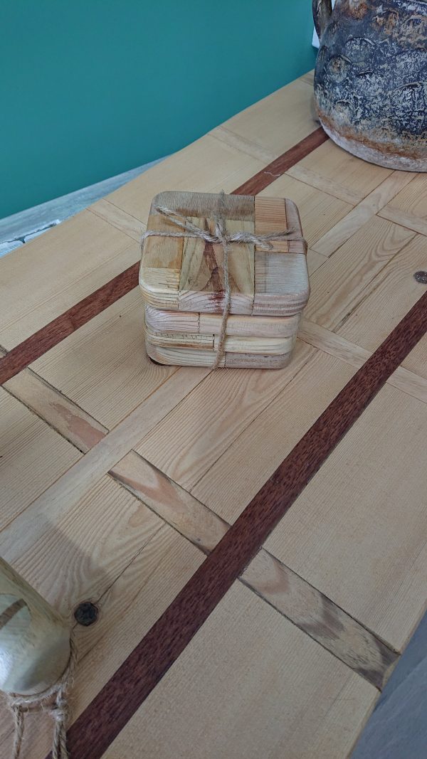 Set of four Handmade multi-wood coasters - Image 4