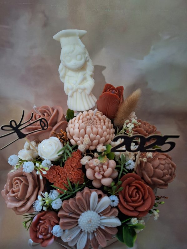 Graduation bouquet for girl - Image 4