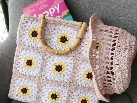 Handmade Granny Square Bag – Beige, Off-White & Light Rose Crochet Tote with Magnetic Closure