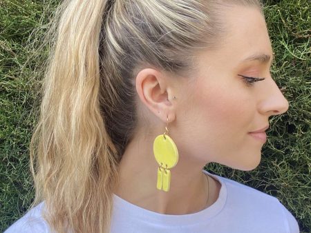 Sunbeam Dangle Earrings – Bold Ceramic Statement in Glossy Yellow