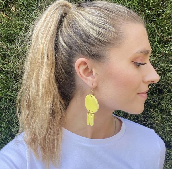 Sunbeam Dangle Earrings – Bold Ceramic Statement in Glossy Yellow