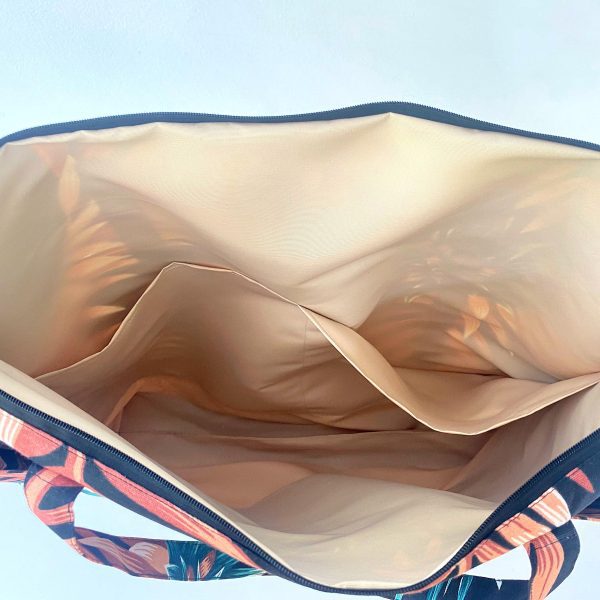 Beach Bag Oversized Waterproof With Large Pockets Tropical Black - Image 3