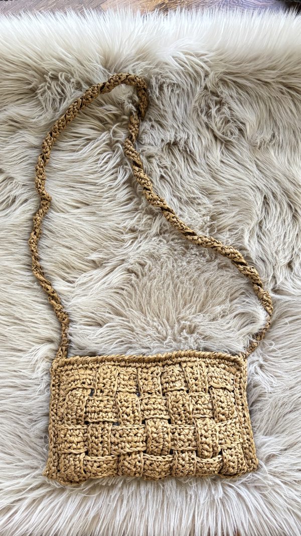 Discover the Effortless Elegance of the Allegra Woven Raffia Bag - Image 3