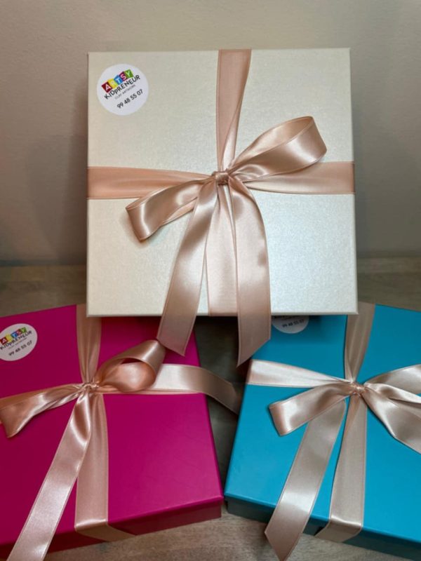 Handmade Clay Art on a Glass Jewelry Box (Pink) - Image 3