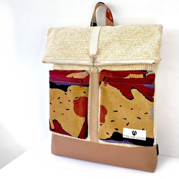 backpack beige with large pockets 2