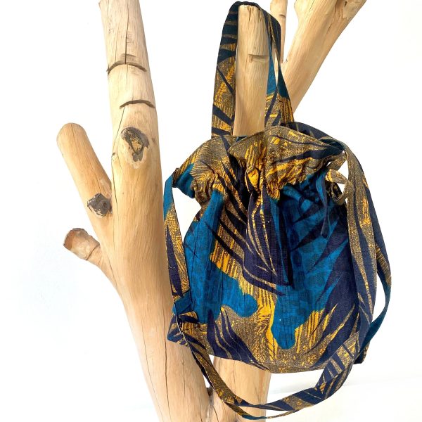 bucket fashion bag blue black gold tropical 1
