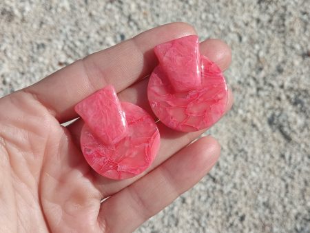 Marbled pink stud earrings