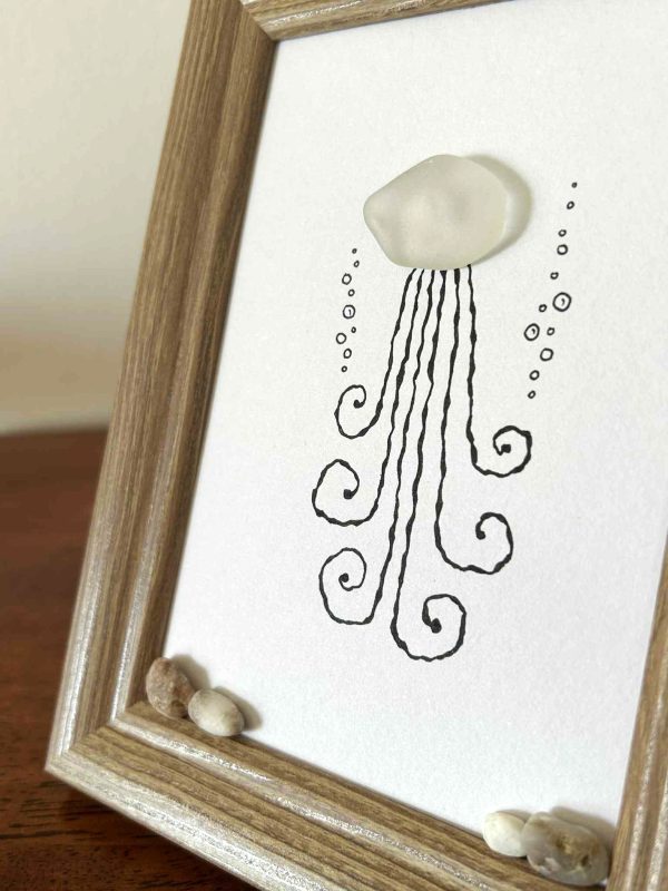 Seaglass Jellyfish Artwork – Whimsical Ocean-Inspired Coastal Décor