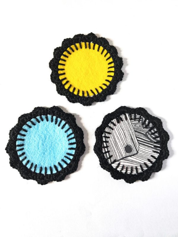 the "Electric suns" double-sided handcrafted crochet coasters - set of 3 // two sides