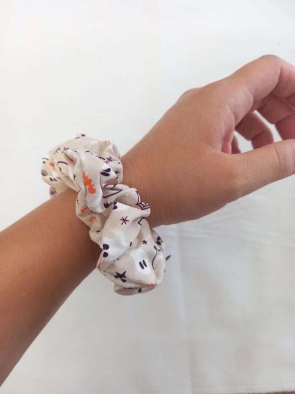 Halloween scrunchie, Ghost, trick or treat