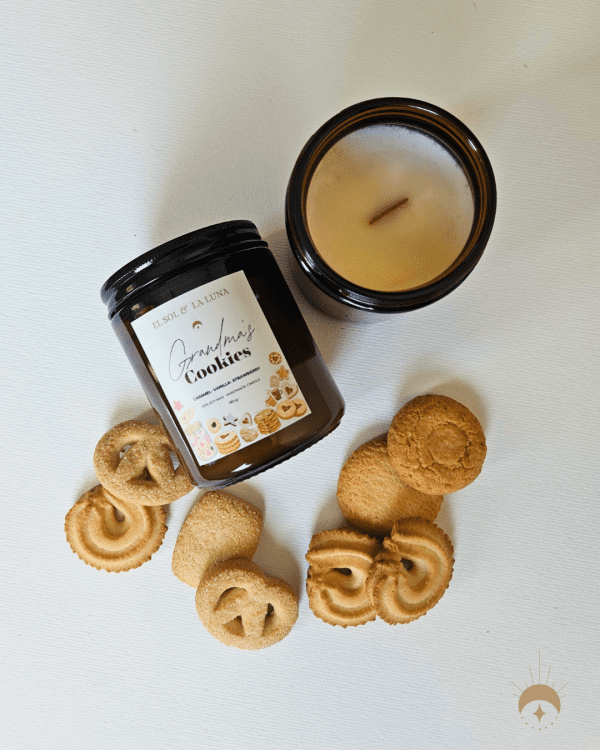 Grandma's Cookies Candle with butter cookies