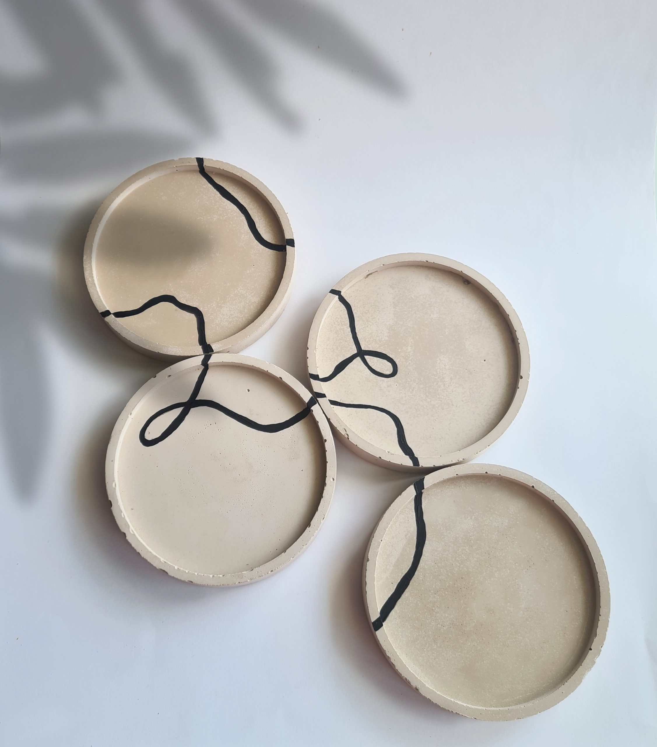 Round Concrete Coaster Set: Sand Color with Black Line Art made by minimo craft house