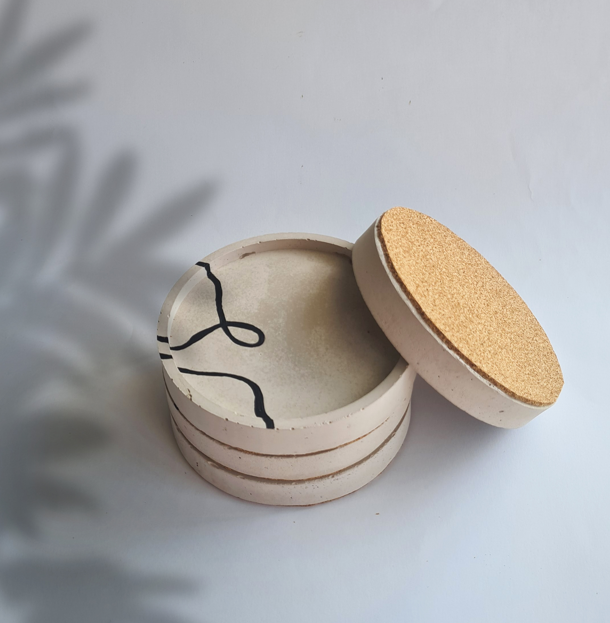 Round Concrete Coaster Set: Sand Color with Black Line Art made by minimo craft house