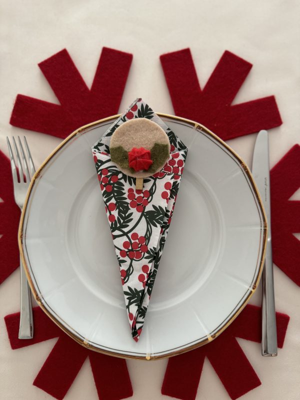 Handmade Felt Christmas Holly Napkin Holders – Set of 12 in Gift Box - Image 3