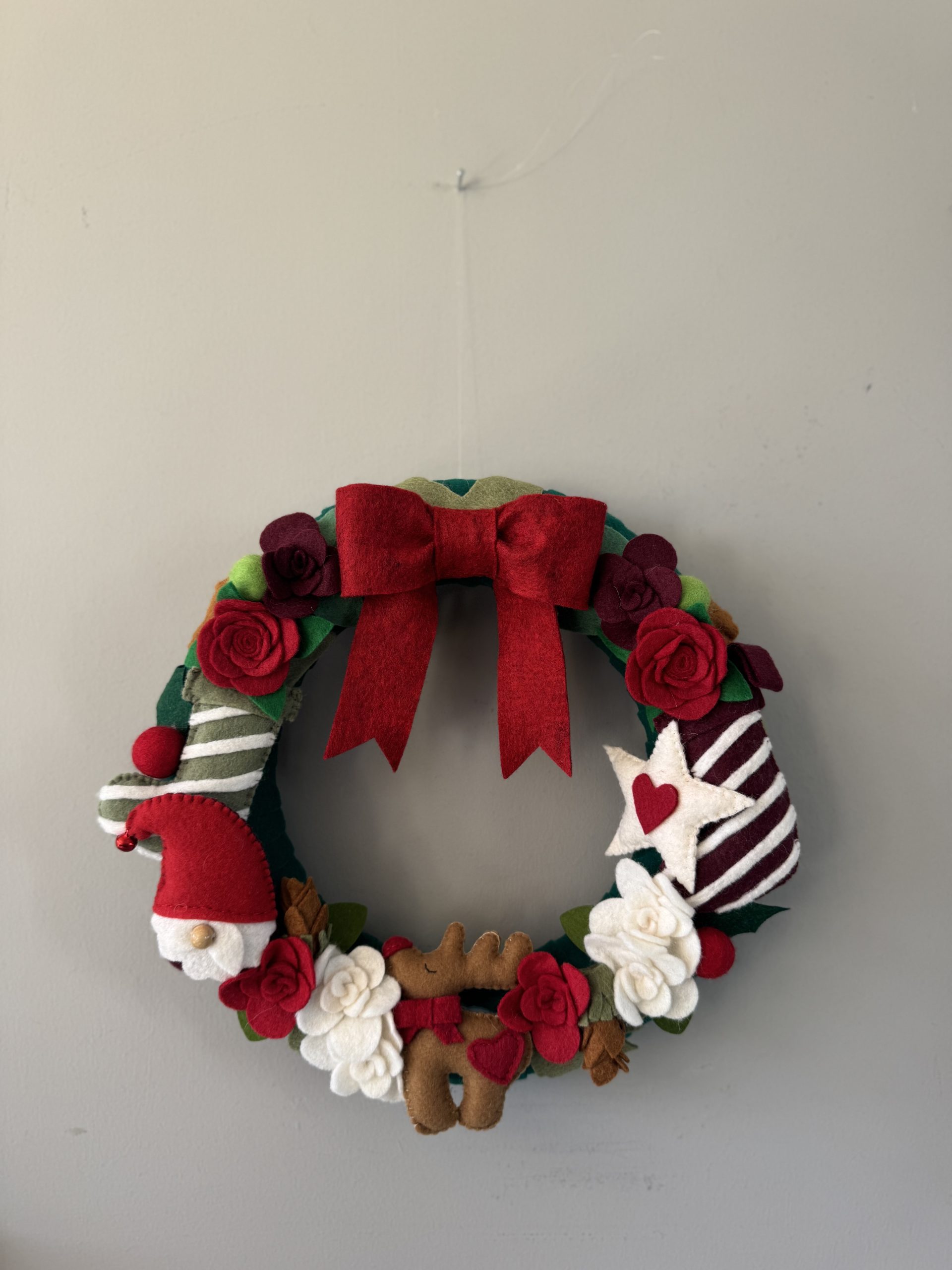 Handmade Festive Felt Wreath - 30cm Diameter - Image 4