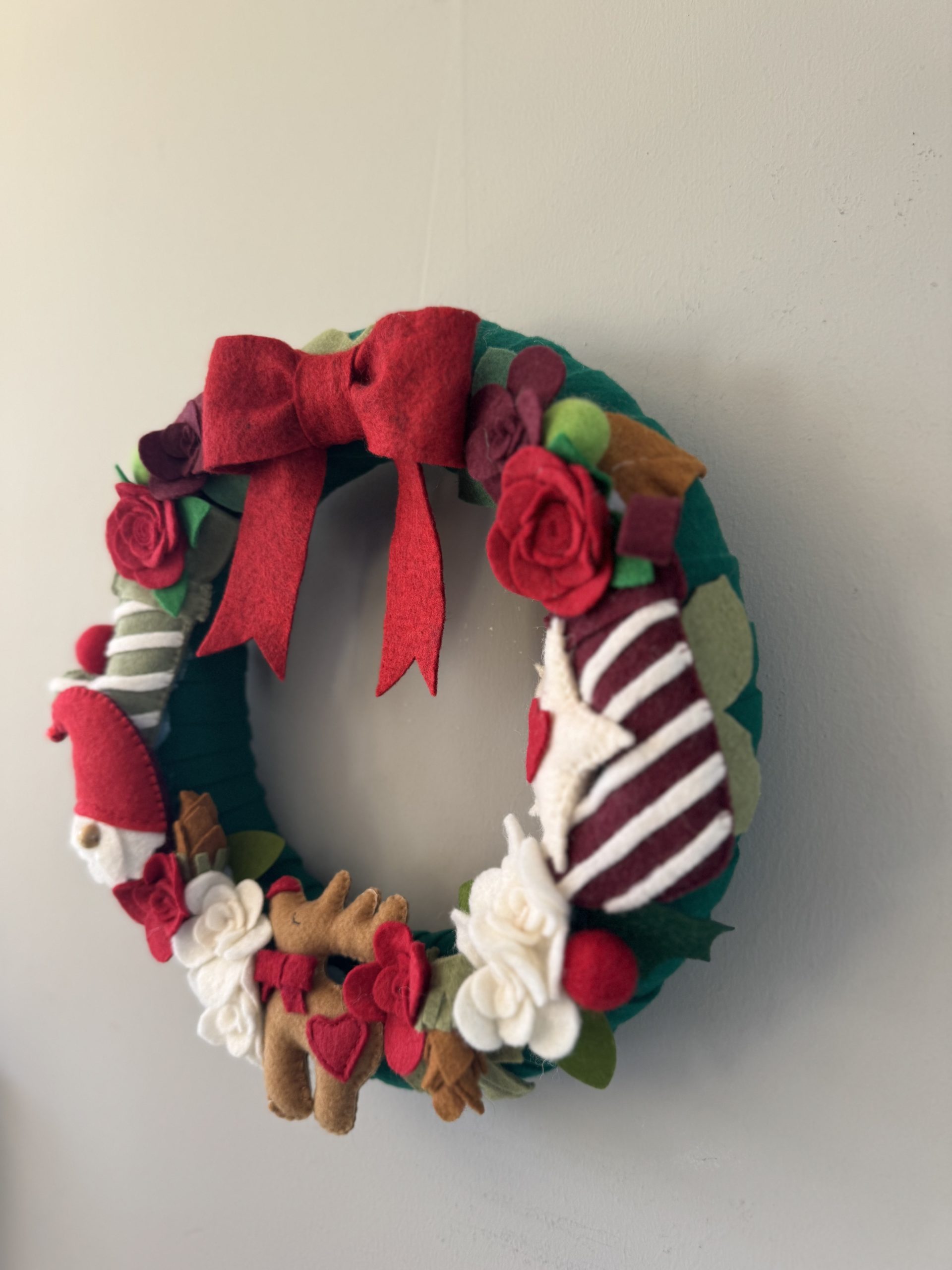 Handmade Festive Felt Wreath - 30cm Diameter - Image 3