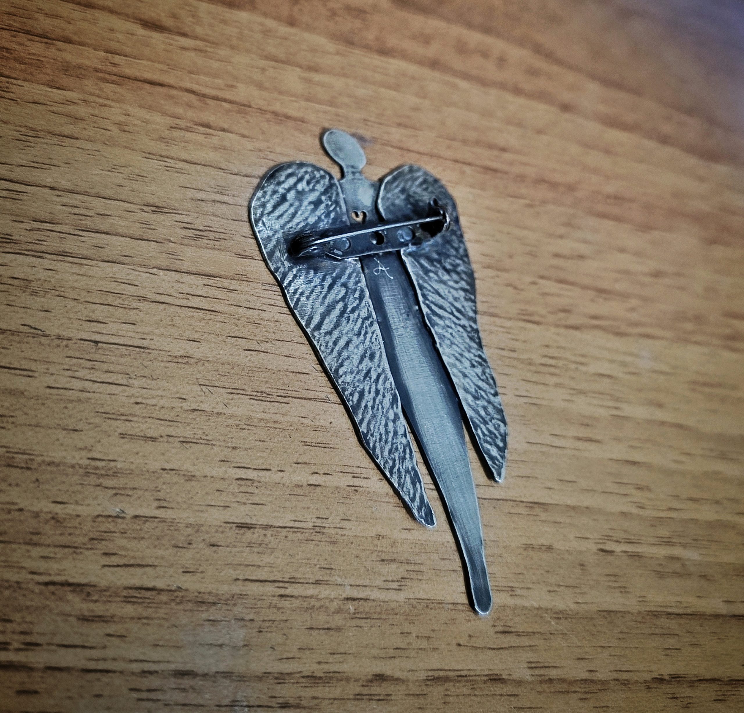 Guardian angel brooch - Image 2