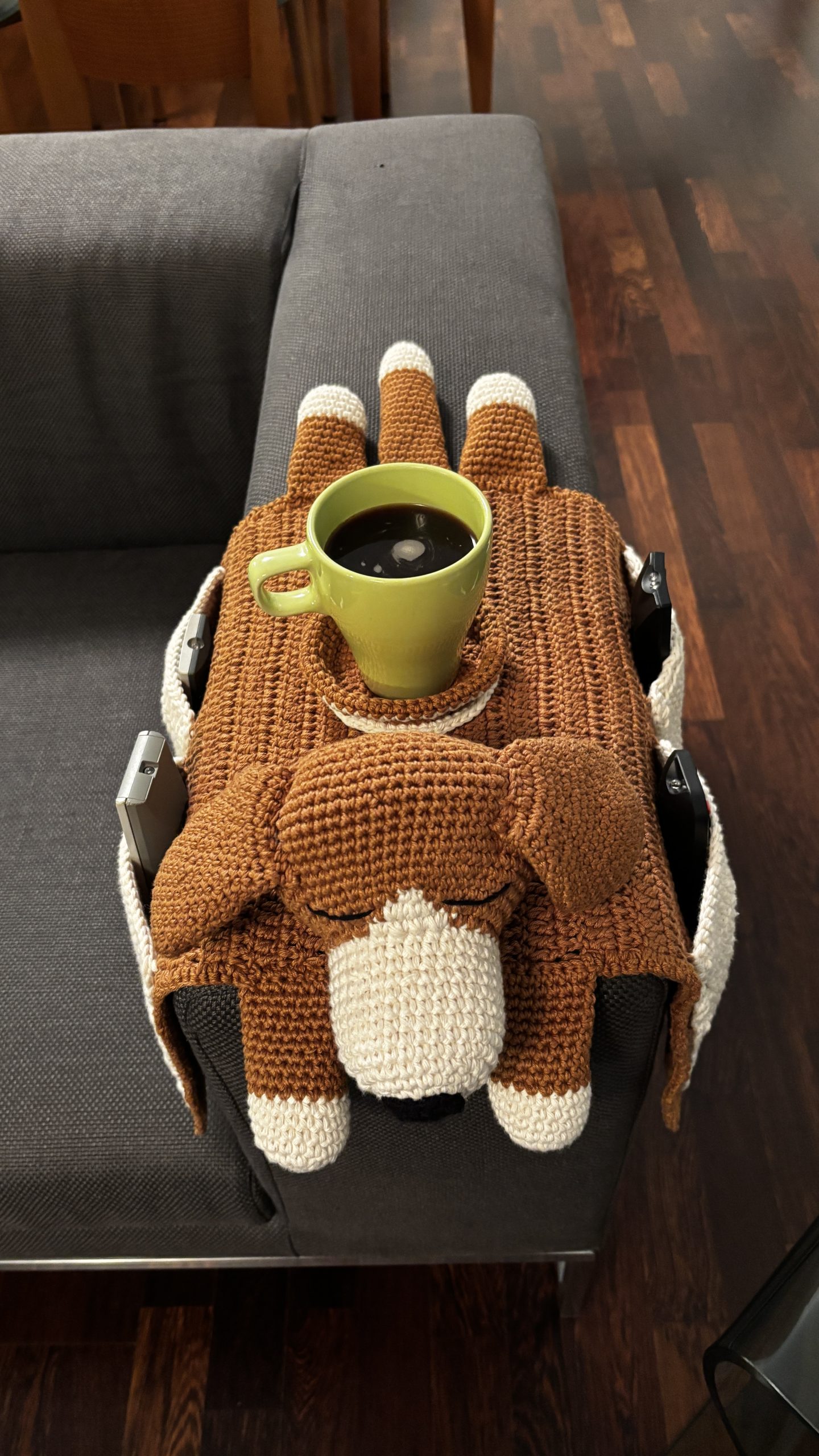 Amigurumi Sleepy Puppy remote-control holder - the functional and unique organiser! - Image 4