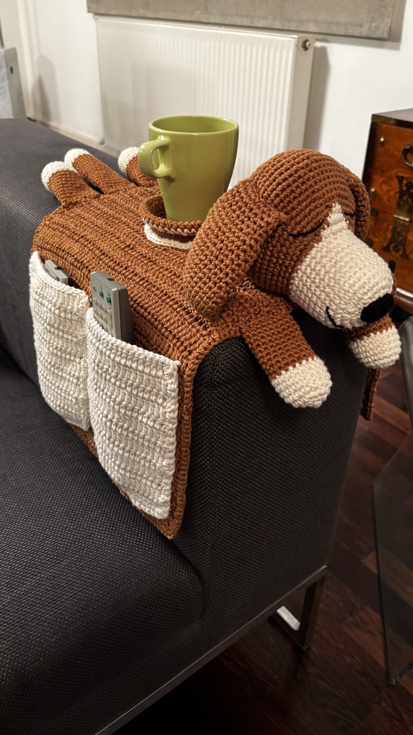 Amigurumi Sleepy Puppy remote-control holder - the functional and unique organiser! - Image 2