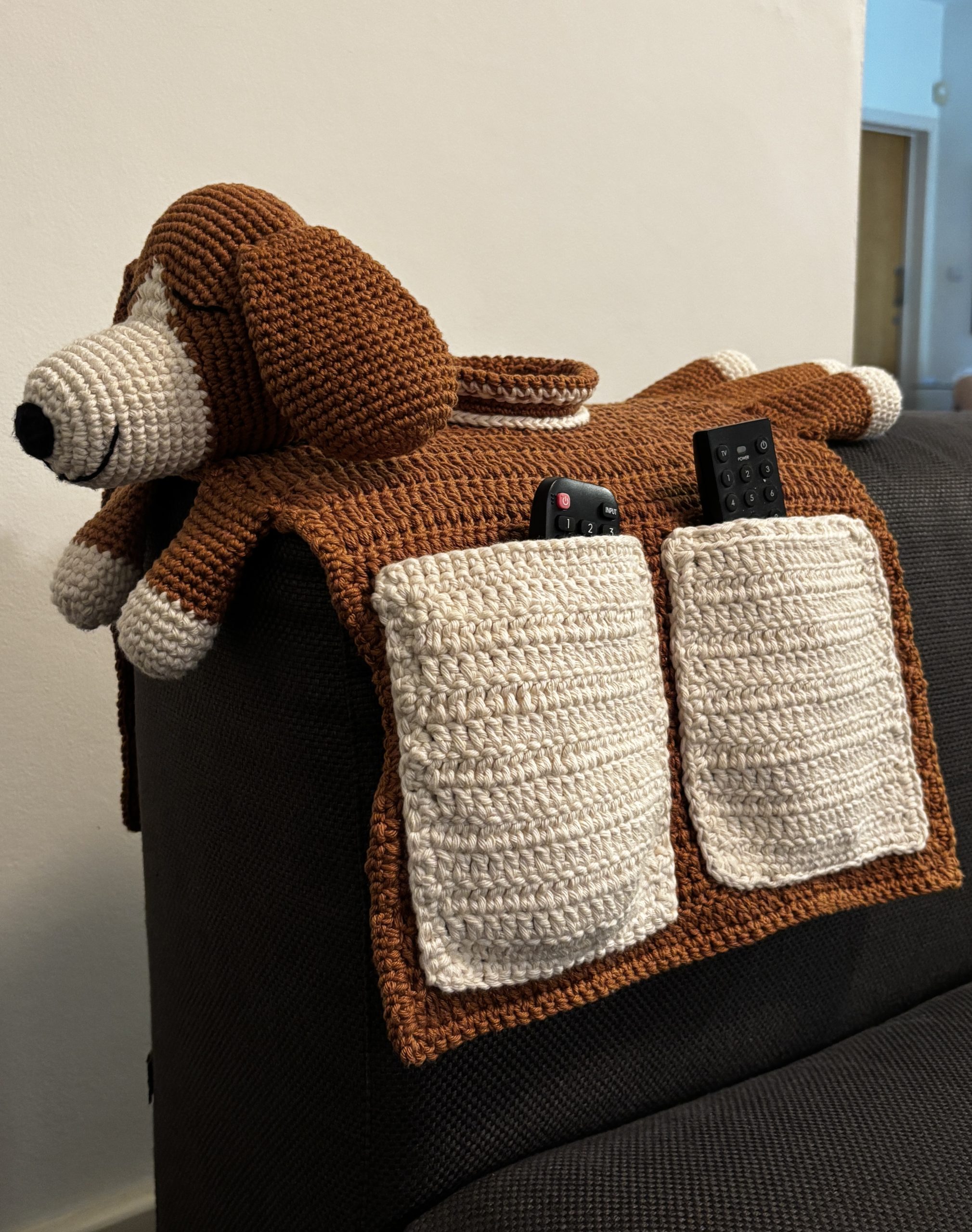 Amigurumi Sleepy Puppy remote-control holder - the functional and unique organiser! - Image 10