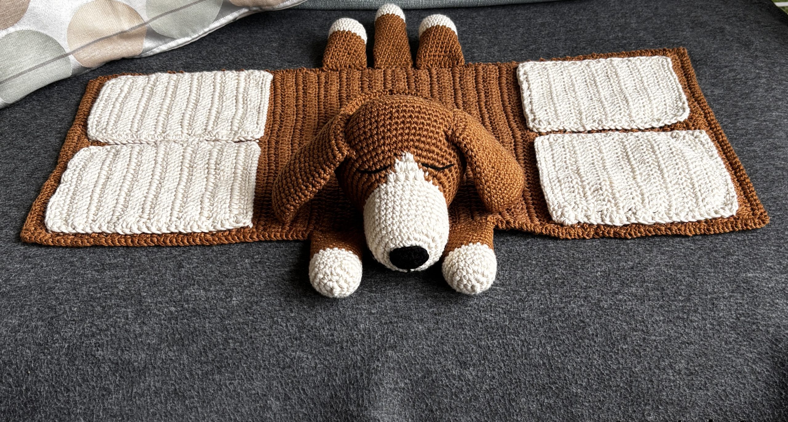 Amigurumi Sleepy Puppy remote-control holder - the functional and unique organiser! - Image 11