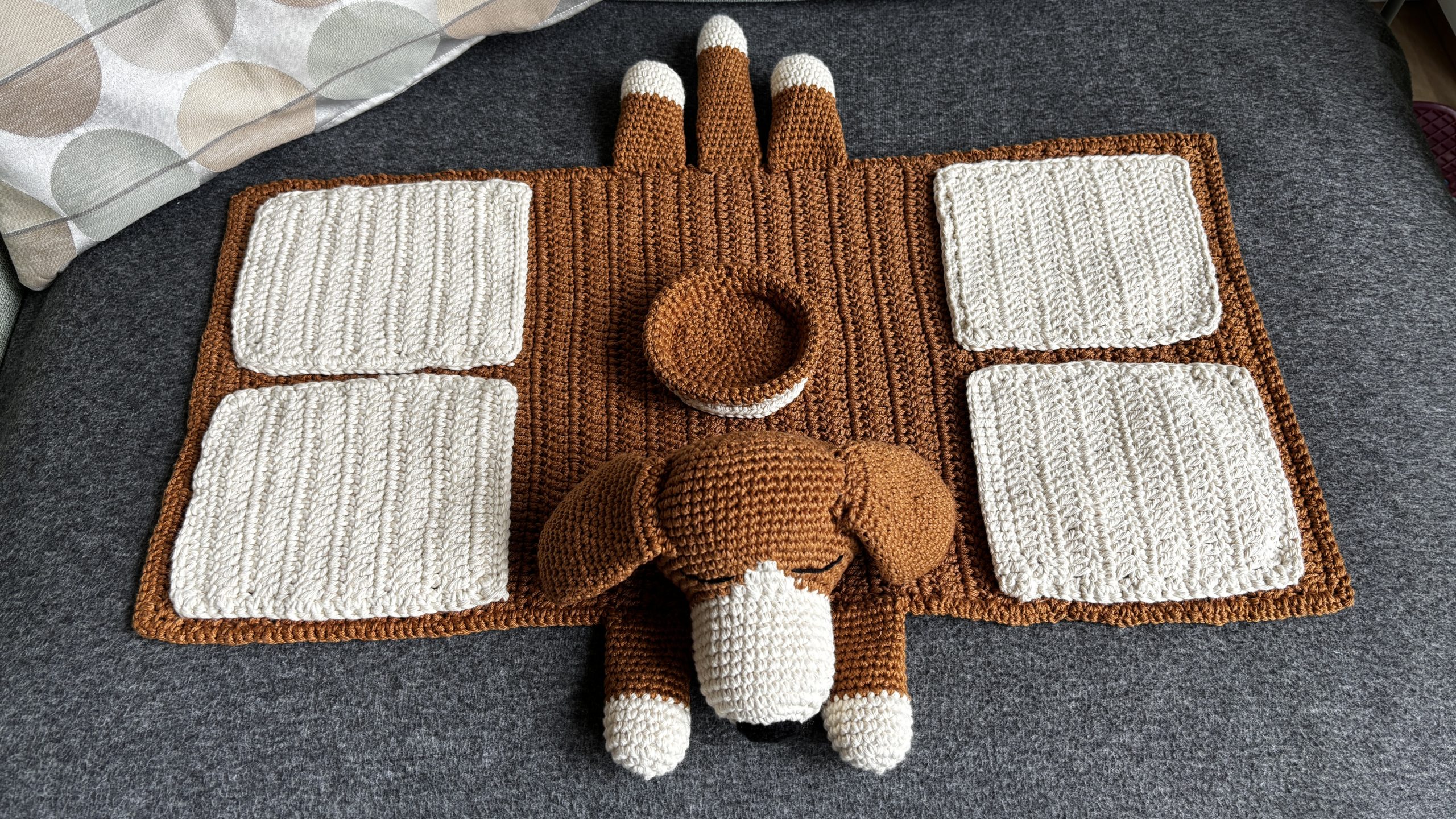 Amigurumi Sleepy Puppy remote-control holder - the functional and unique organiser! - Image 12