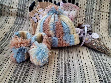 Baby Hug - Baby Set - Hat & Booties - Made by order