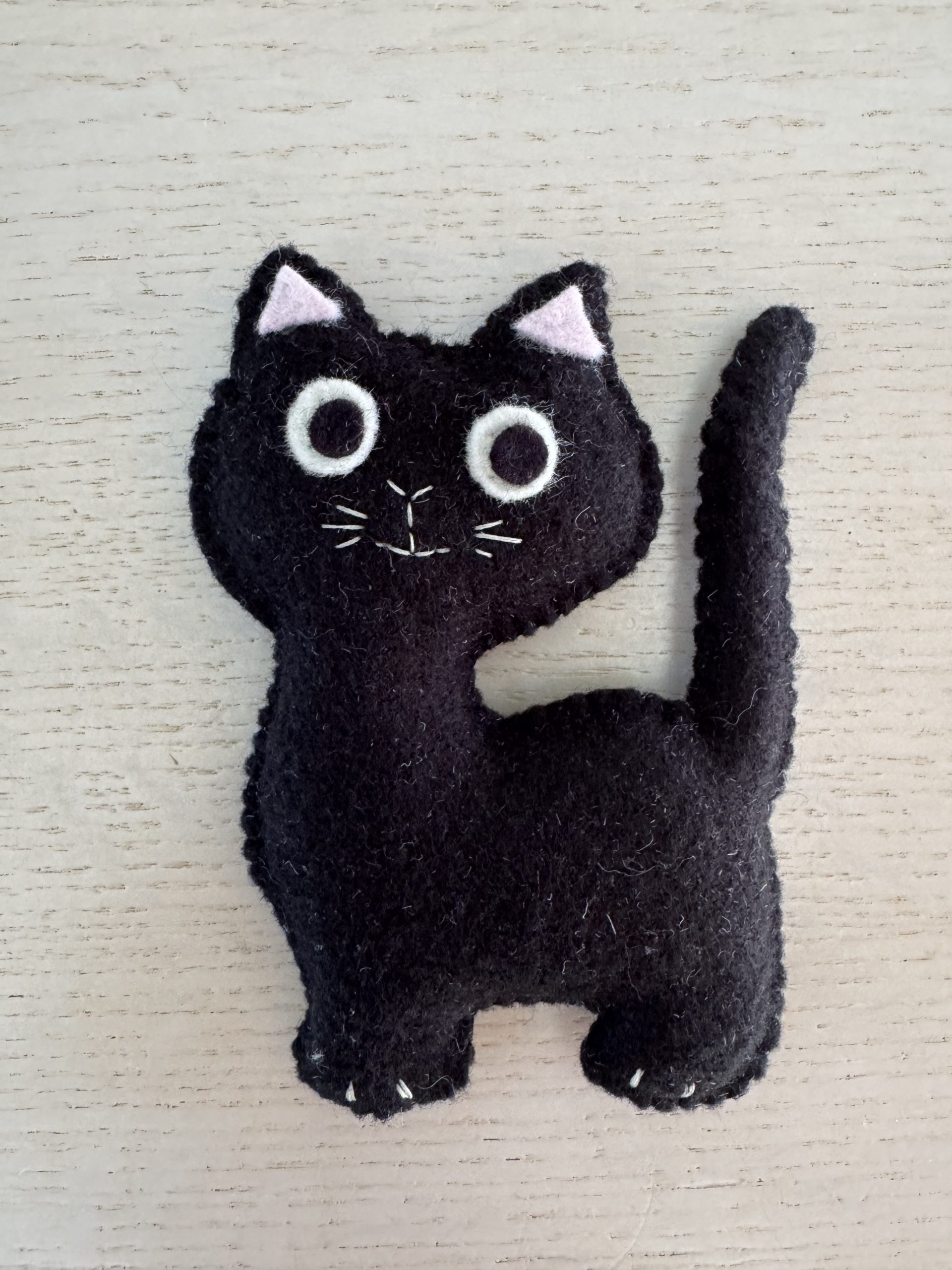 Adorable Felt cat magnet-3 designs - Image 4