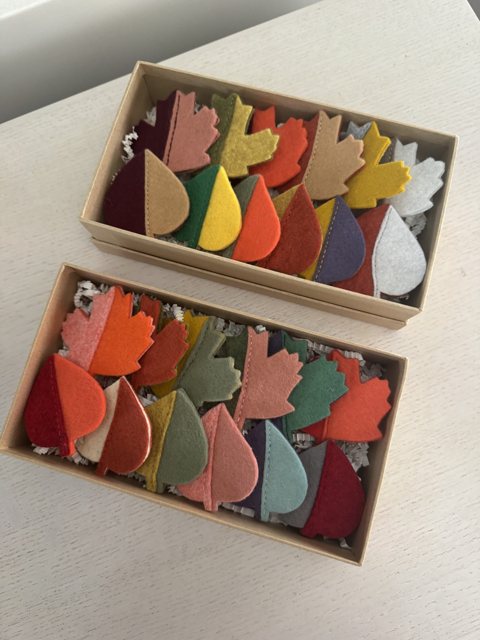 Charming Felt 'Leaf' Napkin Holders- Set of 12 - Image 6