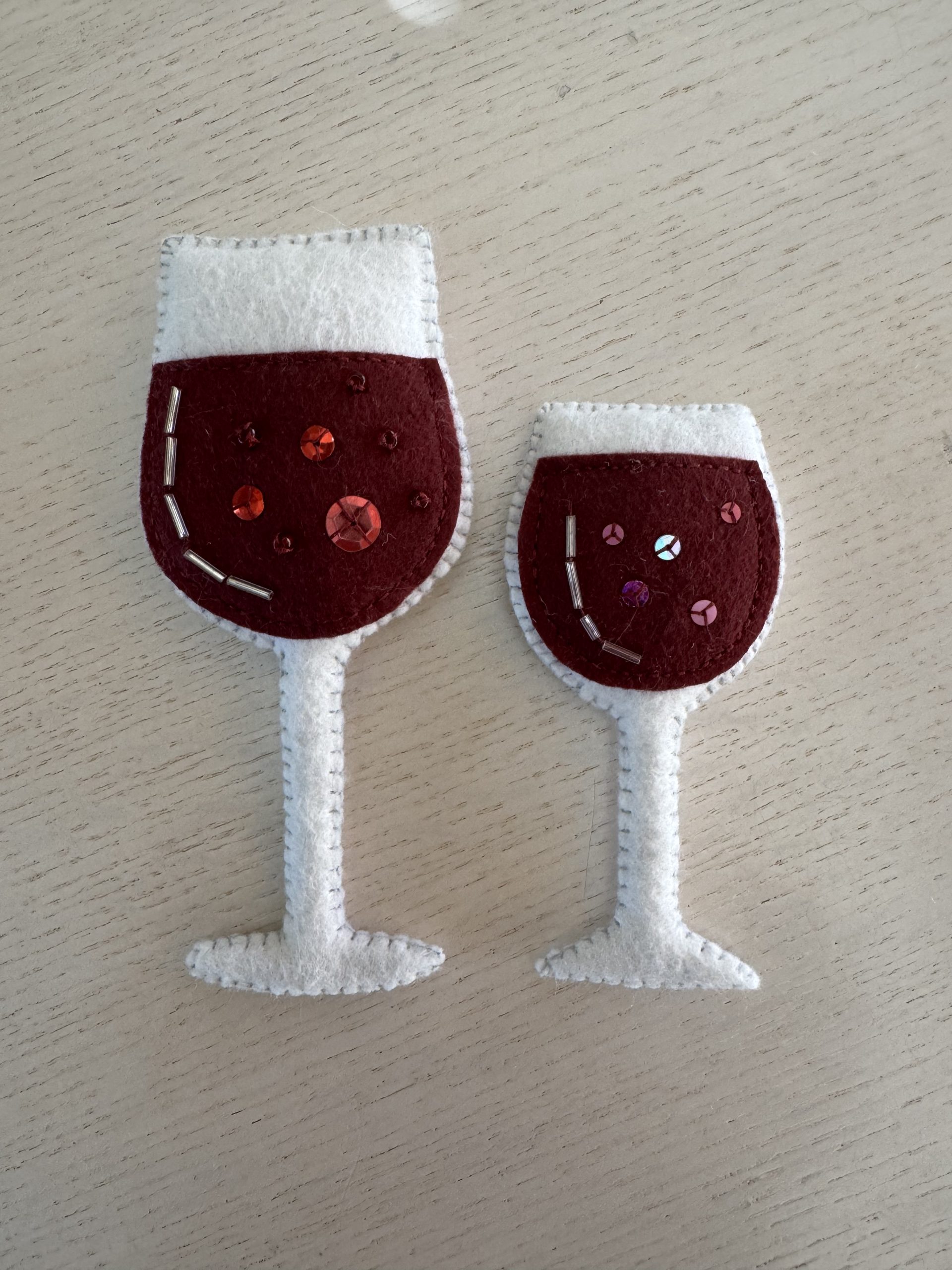 Felt wine glass magnet