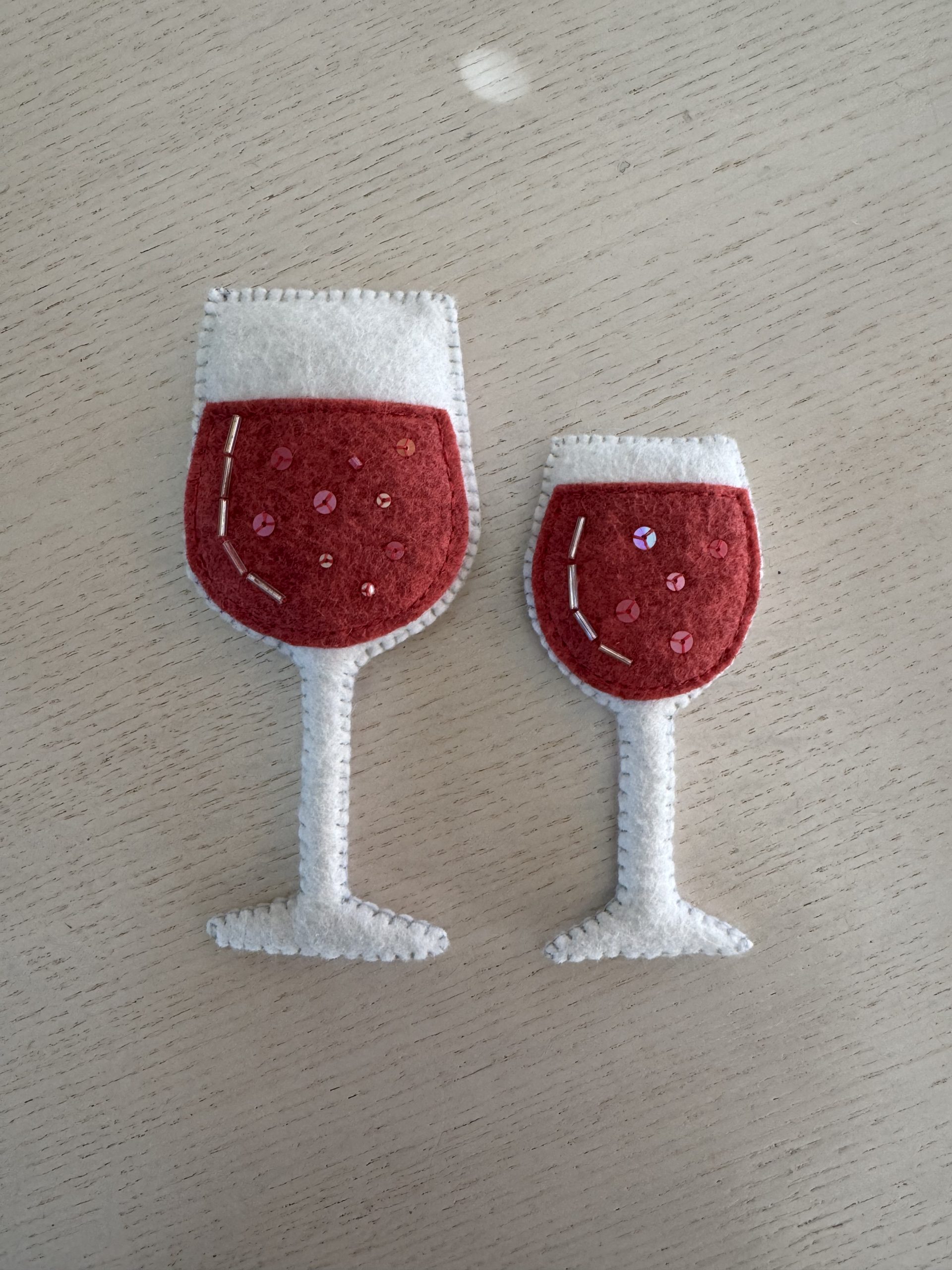 Felt wine glass magnet