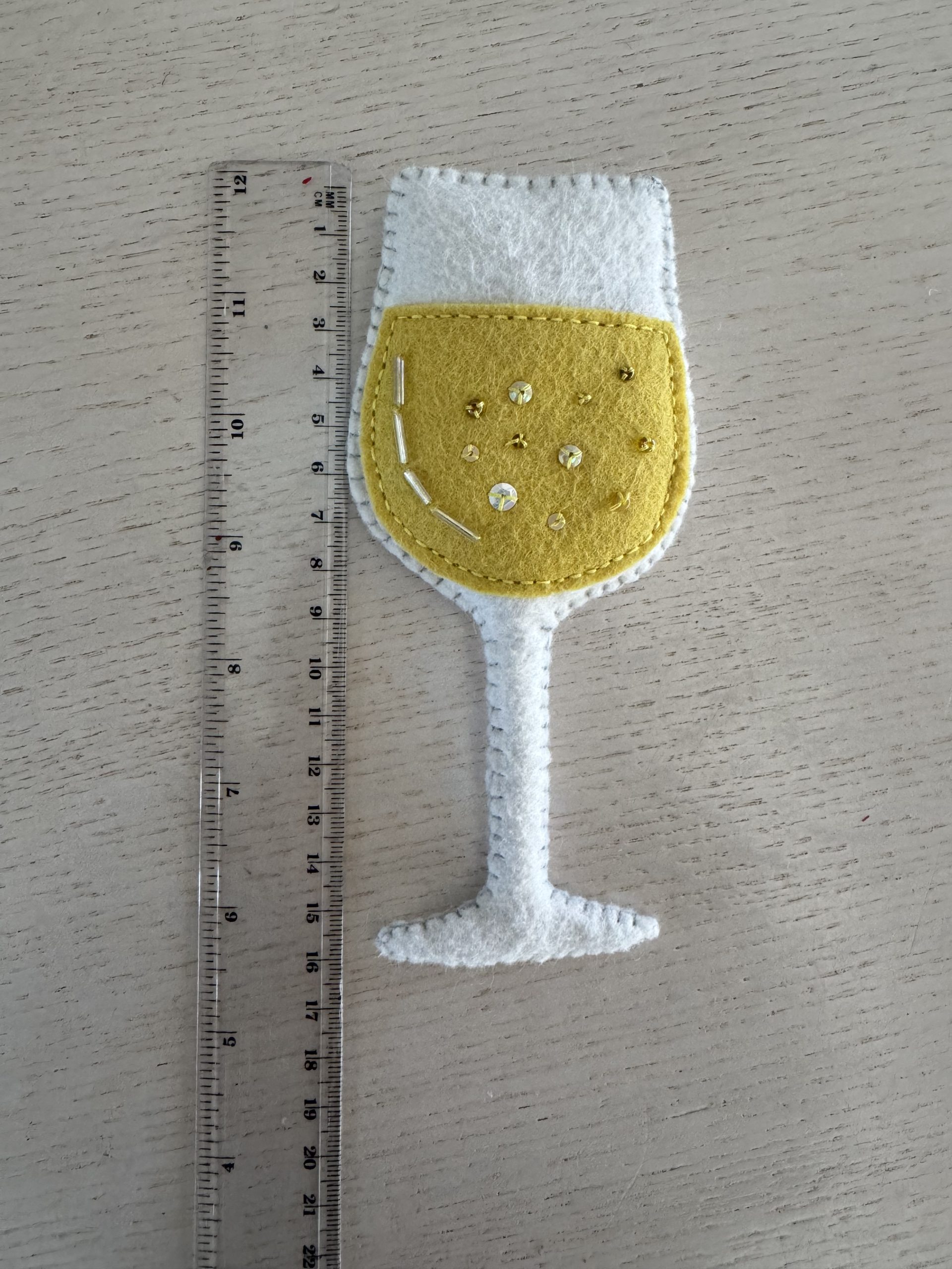 Felt wine glass magnet