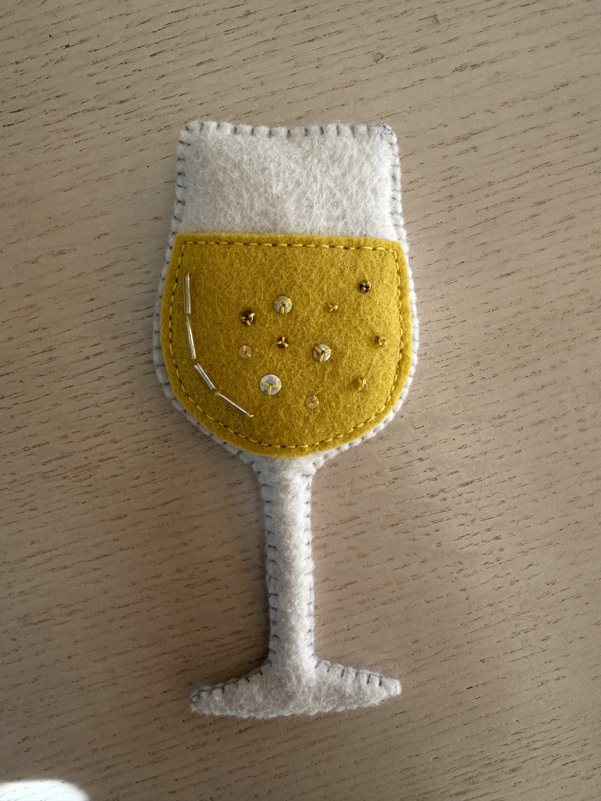 Felt wine glass magnet
