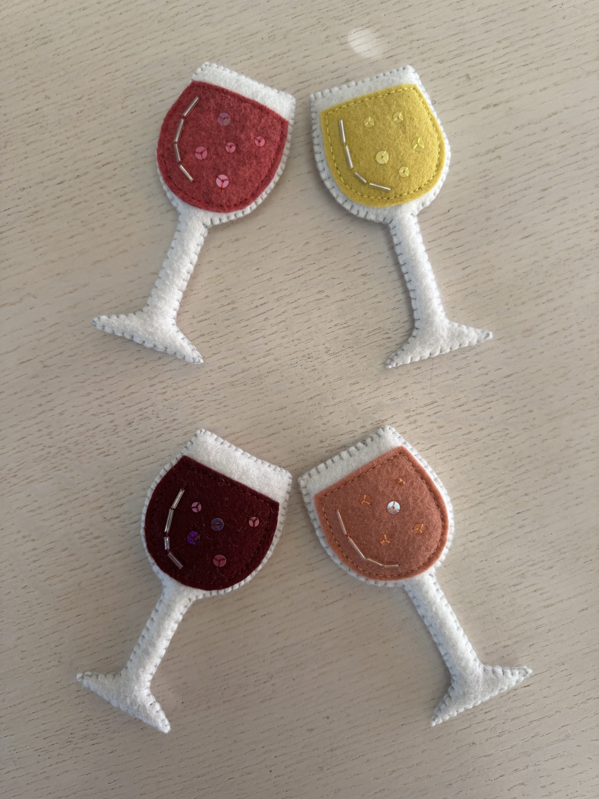 Felt wine glass magnet