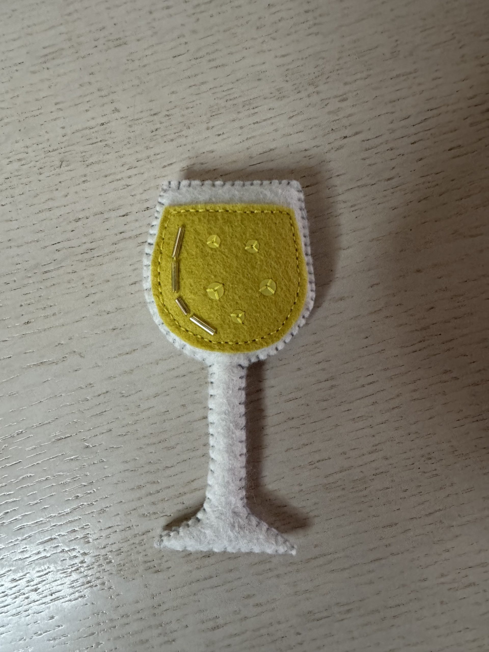 Felt wine glass magnet