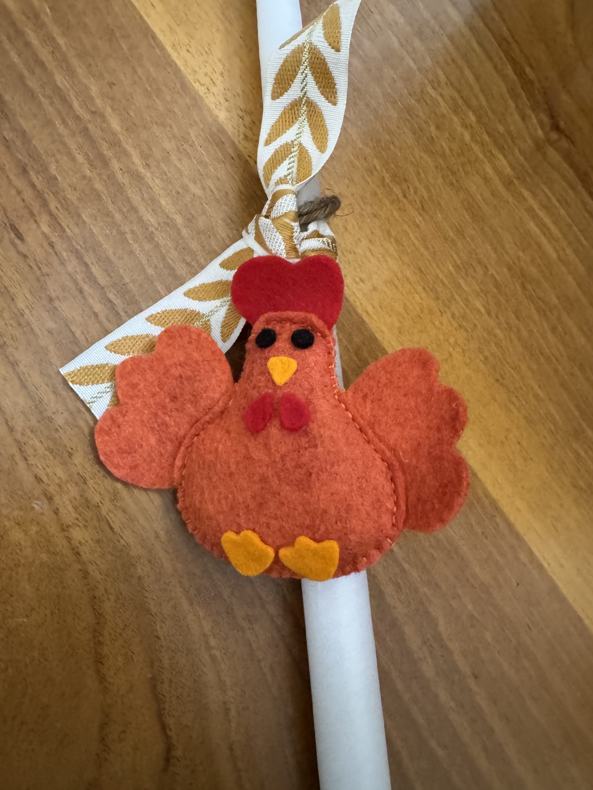 Easter candles with handmade felt hen ornaments - Image 10