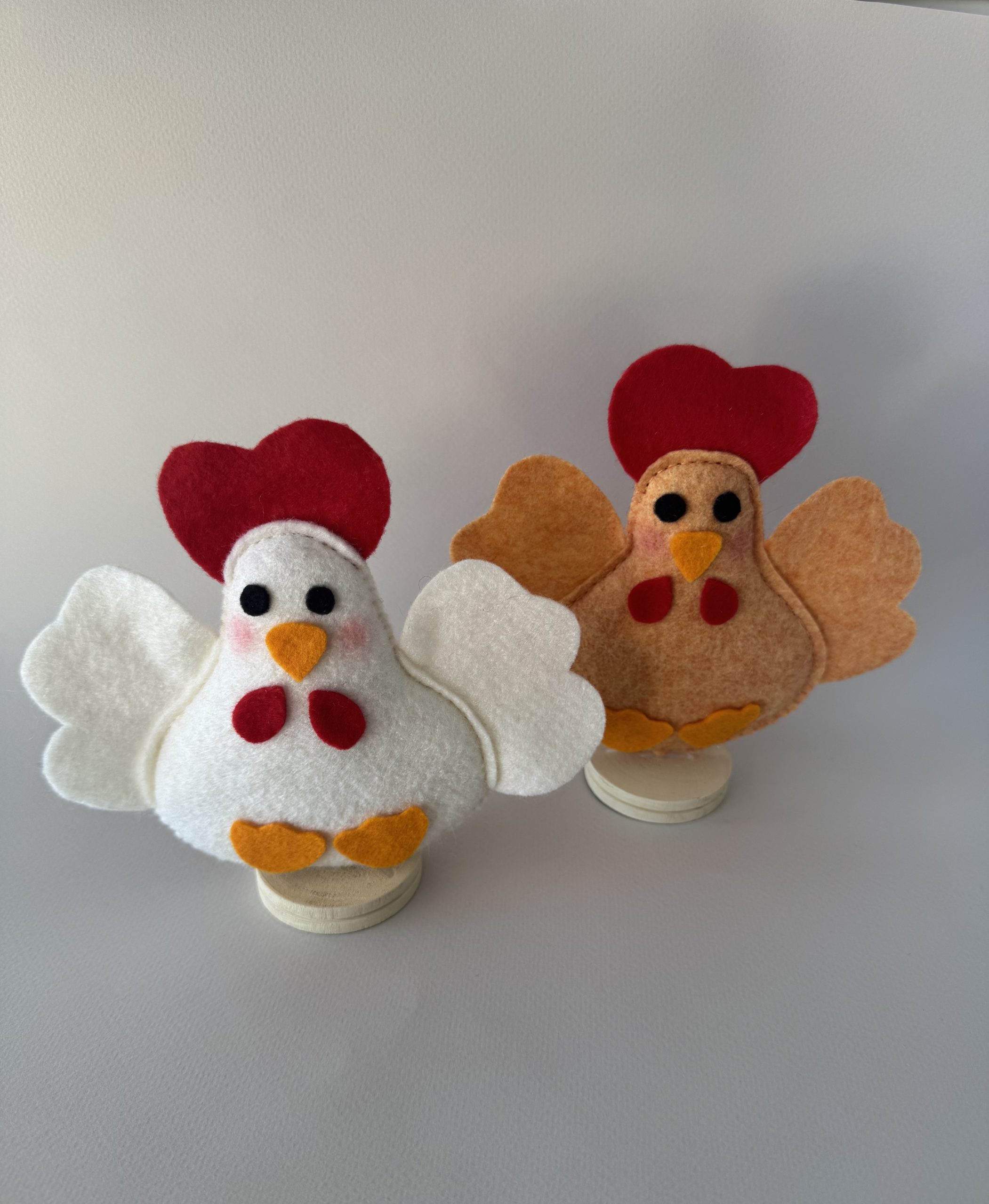 Handmade felt hen ornament - Image 2